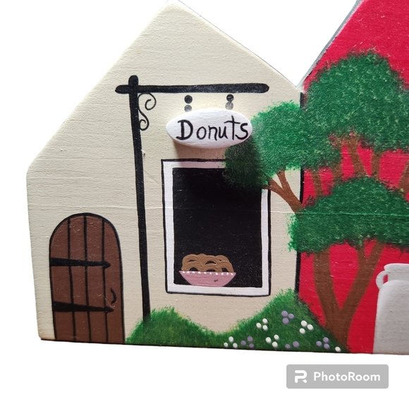 Country Wall Mounted Wood 4 Peg Shelf Hand Painted Town Scene Farm House Rustic - Picture 7 of 10